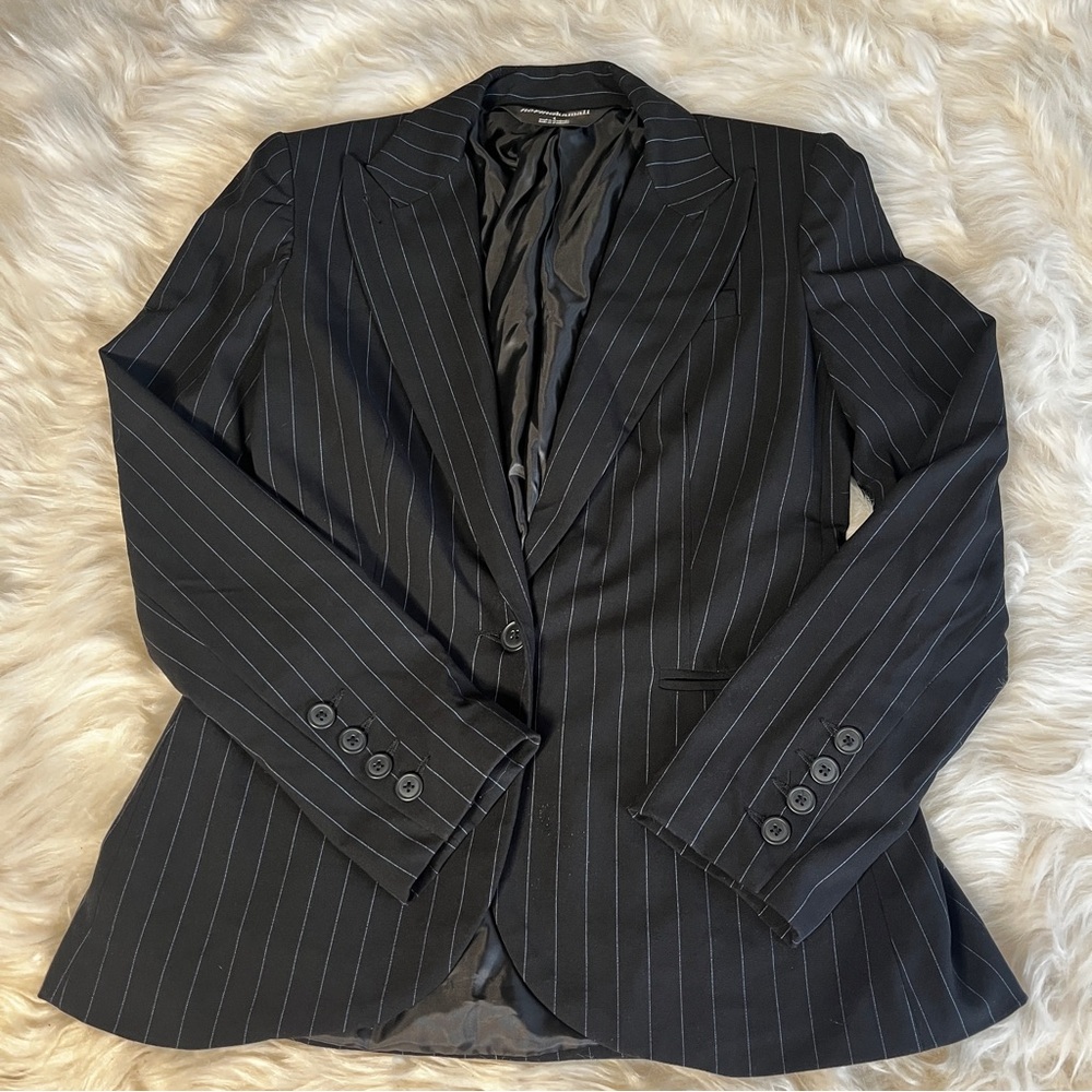Norma Kamali Classic Timeless Black W Blue Pinstripe Single Button Blazer SZ 4 - Picture 4 of 11